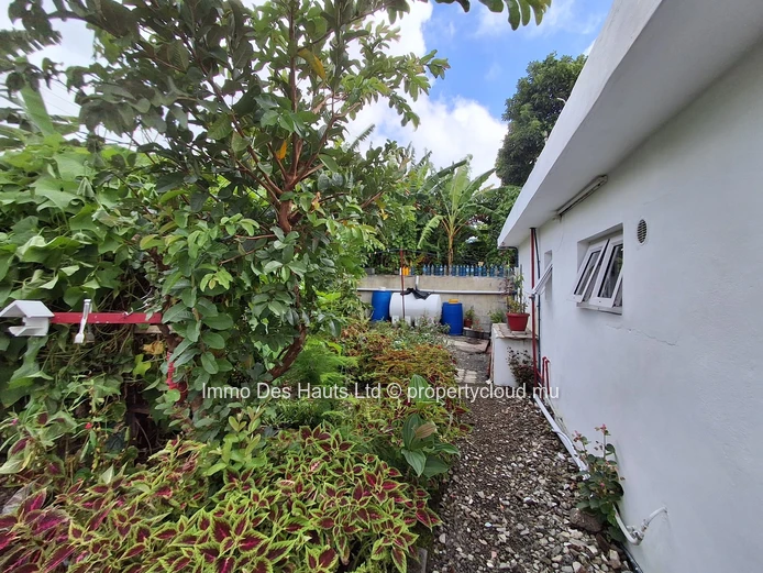 House of 2 Bedrooms fully furnished for sale Forest Side Curepipe 