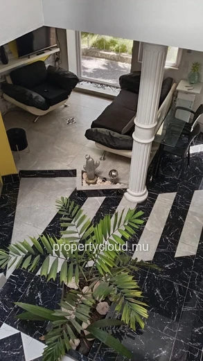 Duplex d’exception 120 m² avec jardin paysager de 170 m² à The Vale– Bien rare et atypique