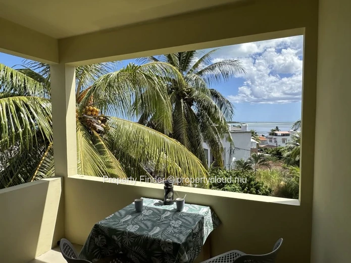 studios avec vue montagne et mer – À vendre