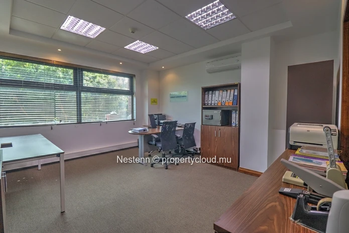 Bureaux meublés de 20 m² avec climatisation, parking et salles de réunion