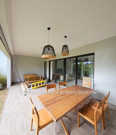 Maison Moderne en Résidence Sécurisée