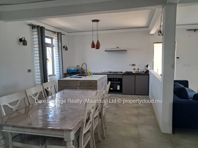 Modern 3-Bedroom Villa for Rent in Pointe aux Piments | Private Pool, Garden & Secure Walled Property