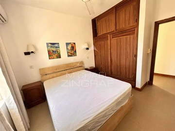 6 Bedroom Villa