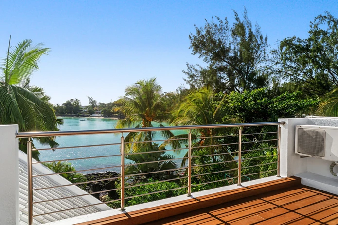 Modern 4-Bedroom Triplex with Office to Rent in Pereybere
