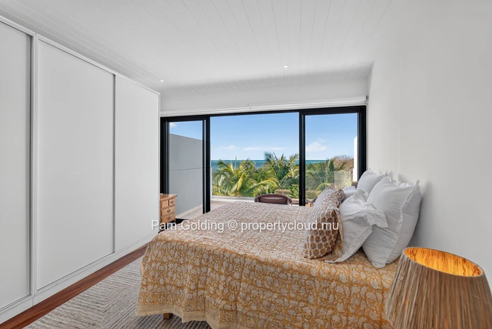 Maison de ville de 4 chambres avec piscine privée à vendre à Azuri Ocean & Golf Village, Île Maurice (Mandat exclusif)