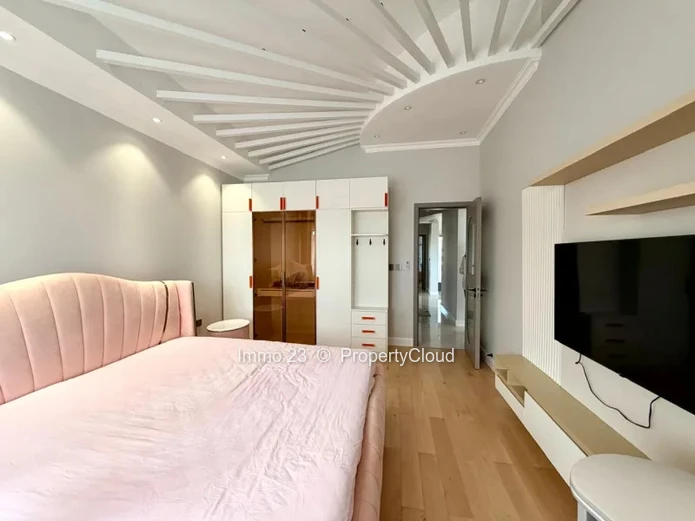 House / Villa - 5 bedrooms - Highlands - Ref. MA87143VE