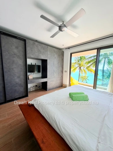 Beachfront Penthouse | Péreybère, Mauritius