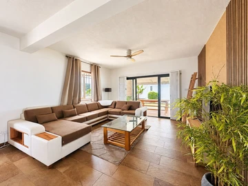 4 Bedroom Villa