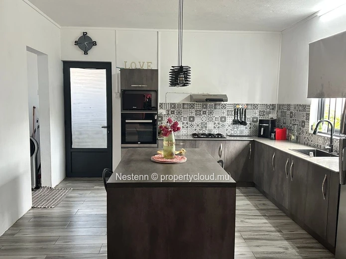  Belle Maison Semi-Meublée dans un Quartier Paisible  