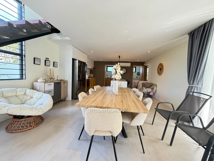 À Louer - Villa De 4 Chambres  - Pereybère