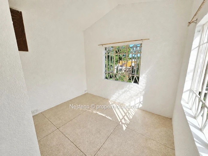 Charming 4-Bedroom Family Home with Pool – Walking Distance to Blue Bay Beach