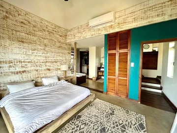 5 Bedroom Villa