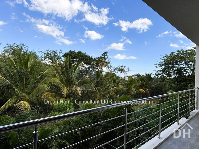 Spacieux penthouse de 3 chambres avec terrasse privée sur le toit | Flic en Flac