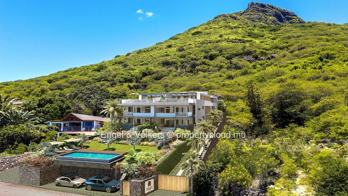 Elegant 3-Bedroom Apartment with Panoramic Sea Views