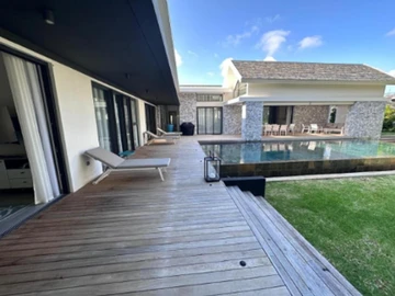 4 Bedroom Villa