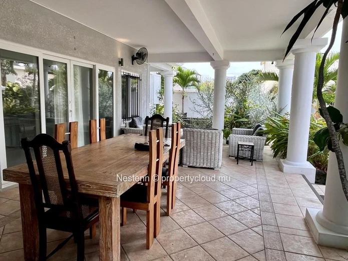 Spacious 4-bedroom duplex villa with pool