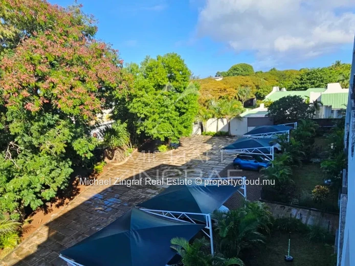 Grand Baie – Élégant Appartement avec Rooftop et Piscine Privée