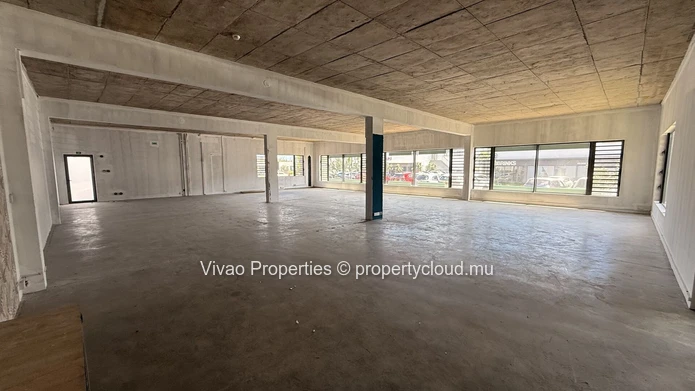 245m² Showroom & Office Commercial Space for Rent in Calebasses – Rs 170,000/month