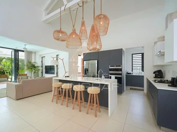 4 Bedroom Villa