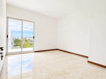 5 Bedroom Villa