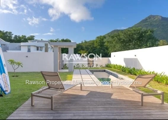 4 Bedroom Villa For Sale in Tamarin