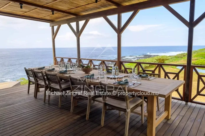 Villa in the south of the island LE CAMPEMENT