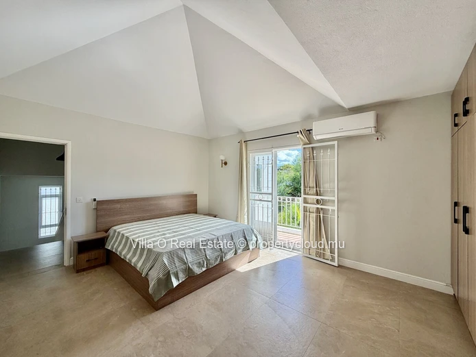 Close to Intermart Calodyne and the beaches, welcomed at the parking area by a lovely landscaped garden, bright furni...