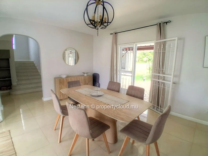Magnificent Villa In Calodyne – A Rare Living Environment In Mauritius
