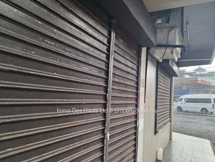 Immeuble commercial de premier choix à vendre à Nouvelle France