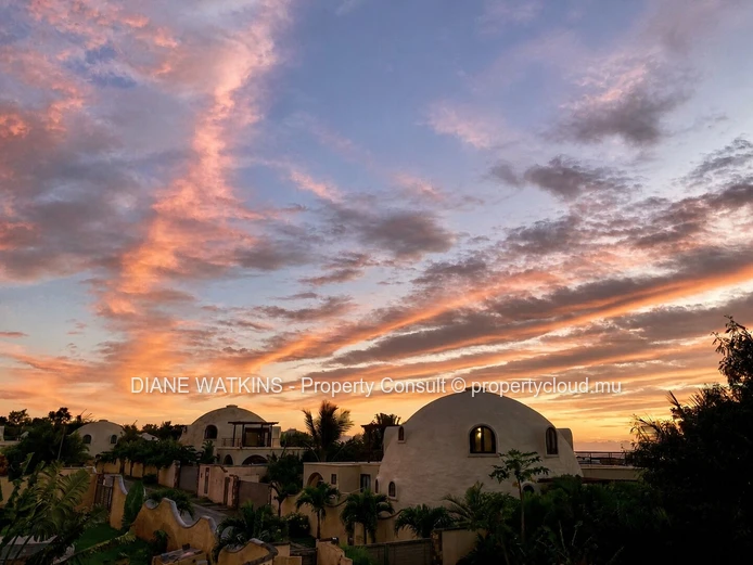 Unique Dome Villa with Pool and Sunset Views in Albion