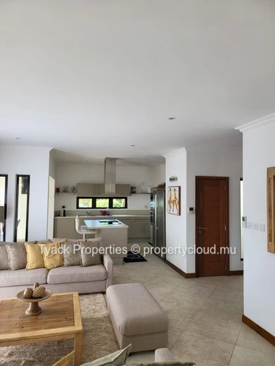 Villa RES à Vendre à Pointe aux Piments – 3 Chambres en Suite