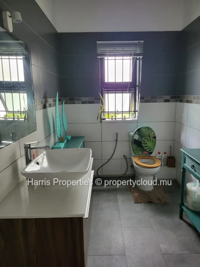 Beachfront Ground-Floor Apartment – Flic en Flac (Sole Mandate)