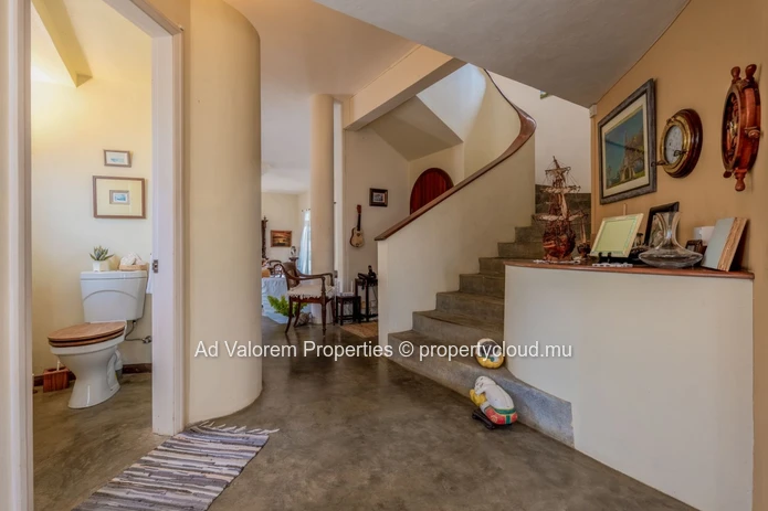 Maison de 385 m² avec grand jardin à vendre à Rivière Noire