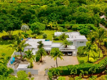 7 Bedroom House