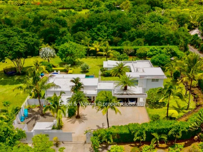 Exceptional and Spacious Villa in Forêt Daruty