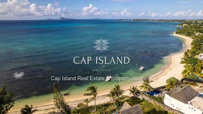 Exceptional penthouse with sea view in secure residence