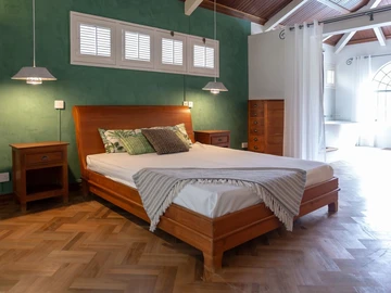 5 Bedroom Villa