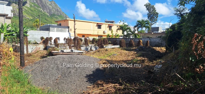 Residential Land in Quatre Bornes – Build Your Dream Home with Mountain Views!