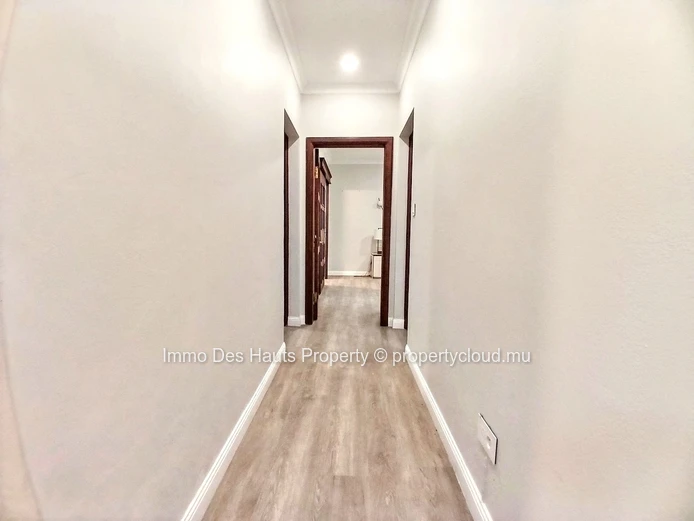 3 bedroom Apartment ground floor semi furnished for sale Curepipe 