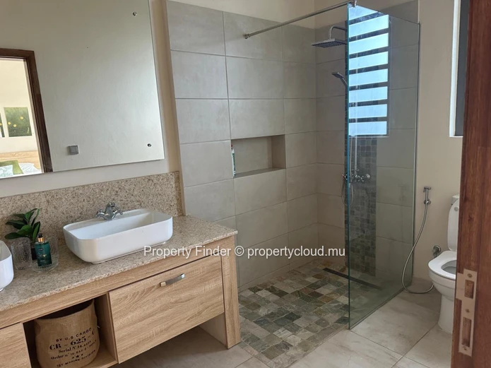 Contemporary New 4-Bedroom Residence in Tamarin
