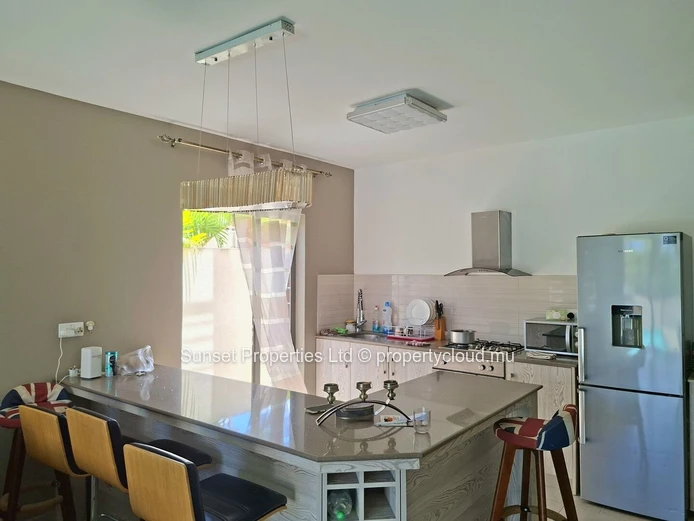 Duplex | 4 chambres | Quartier Résidentiel