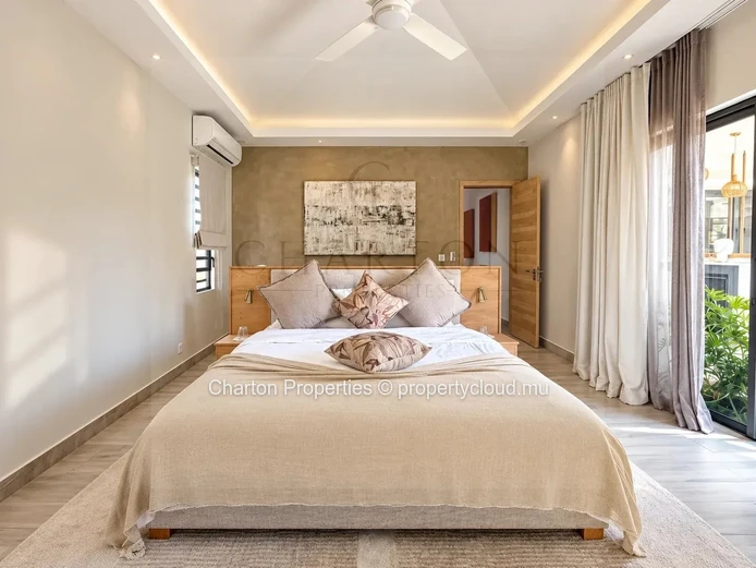 Villa de luxe de 4 chambres en suite au cœur d’un domaine PDS sécurisé