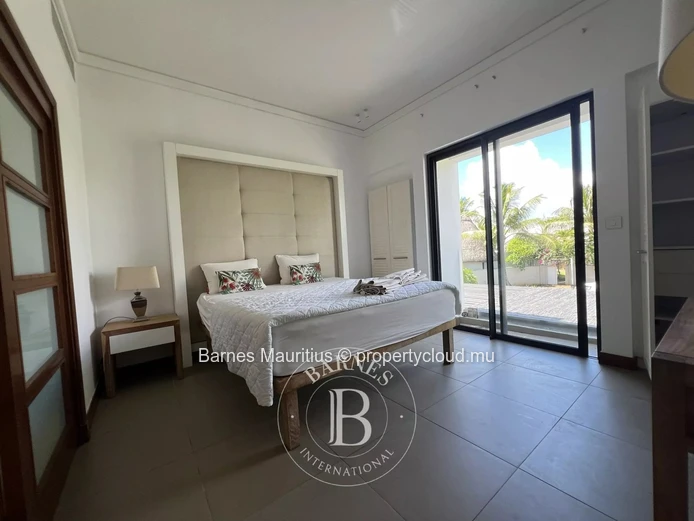 AZURI RESORT - 4-Bedroom Villa with Garden & Pool