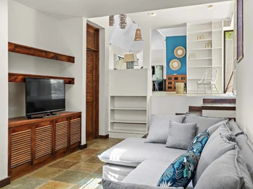 5 Bedroom Villa