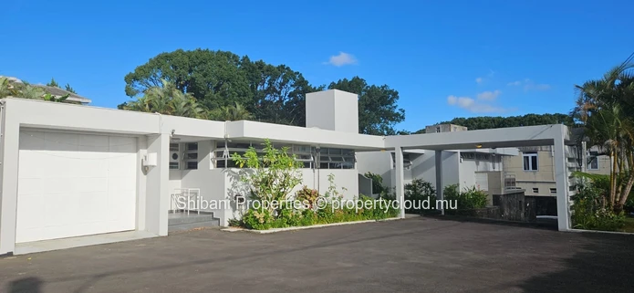 Modern Family Home for Sale – Curepipe