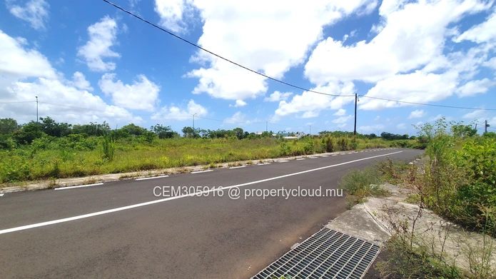 Terrain Commercial et Résidentiel à Vendre – Lotissement Rose Belle | 10,75 Perches 