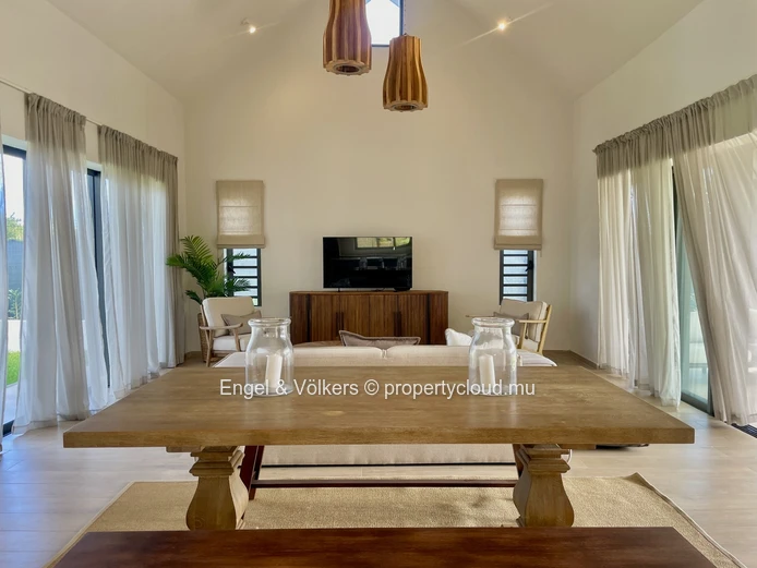 Modern Living in Mont Choisy – 3-Bedroom Villa with Pool