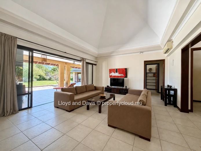 Villa meublée avec piscine au cœur de Tamarina Golf Estate