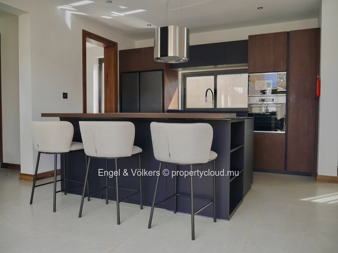 Tropical Luxury Living on the North-West Coast