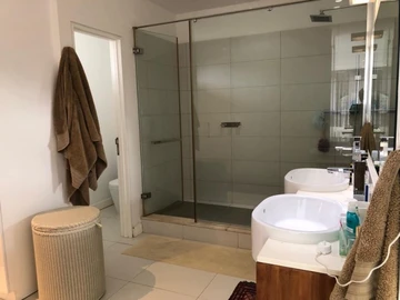 5 Bedroom Villa